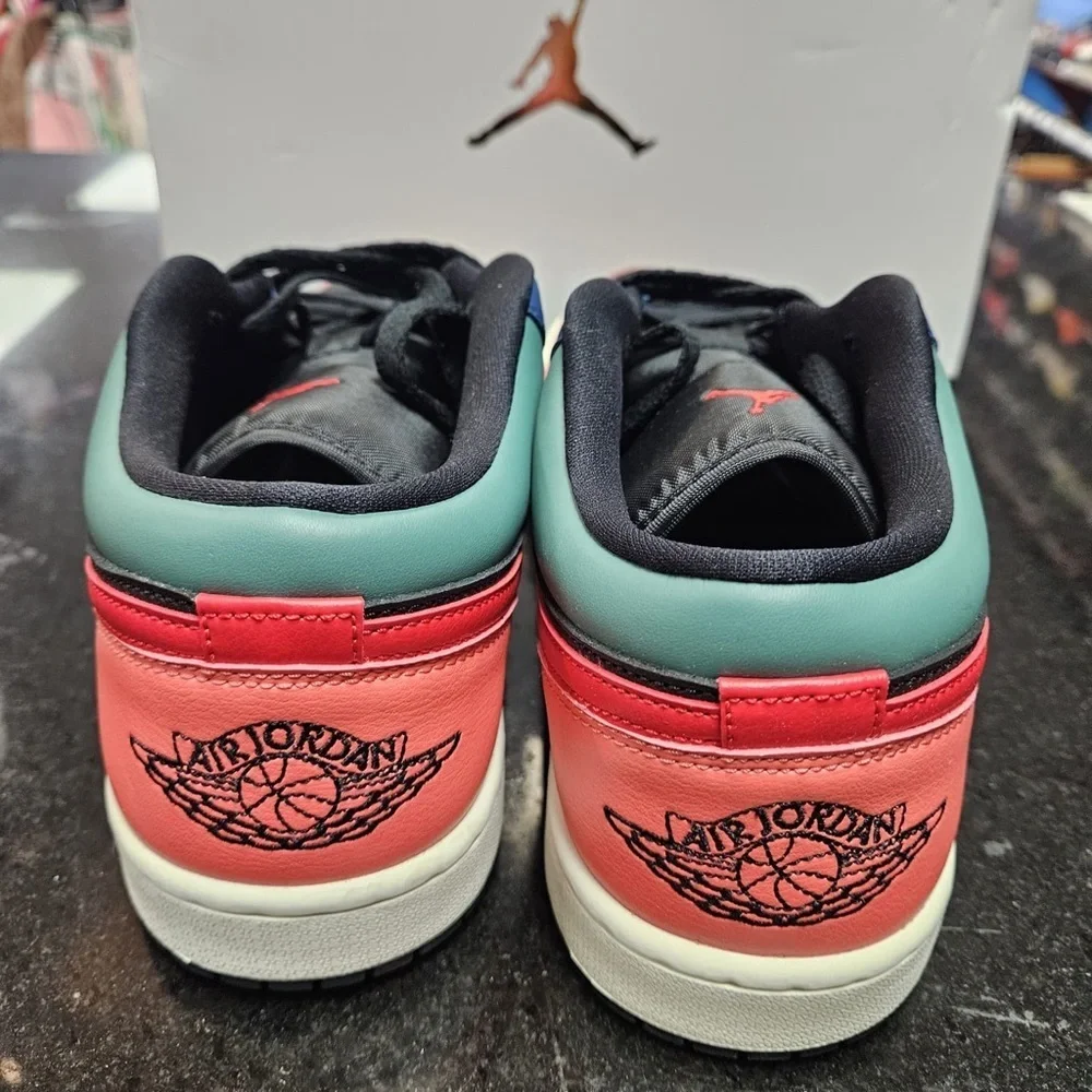 Sz 10.5 M / sz 12W Jordan 1 Low SE 